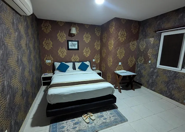Bed & Breakfast Luna & Lounge *